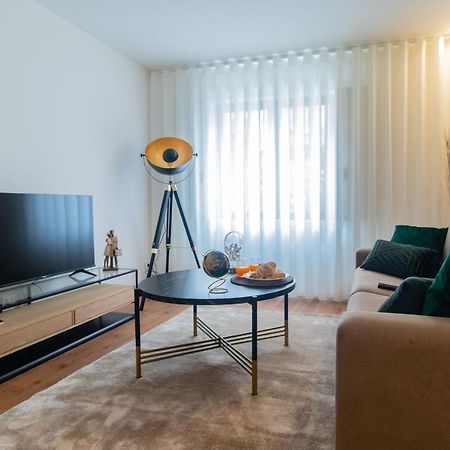 Stunning Apartment W/ Free Parking By Lovelystay Porto Exteriér fotografie