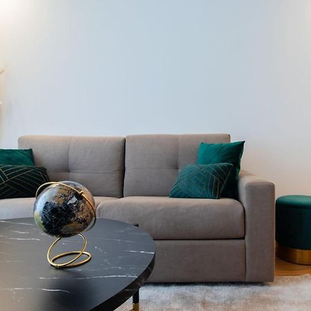 Stunning Apartment W/ Free Parking By Lovelystay Porto Exteriér fotografie
