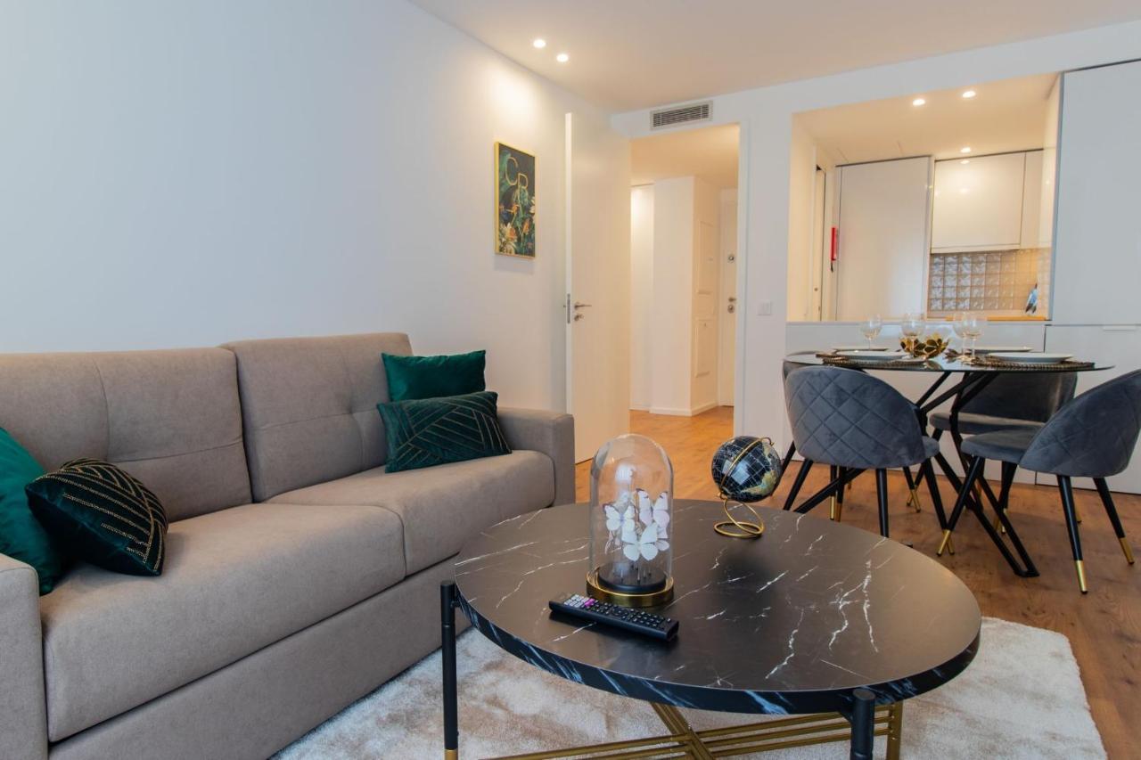 Stunning Apartment W/ Free Parking By Lovelystay Porto Exteriér fotografie