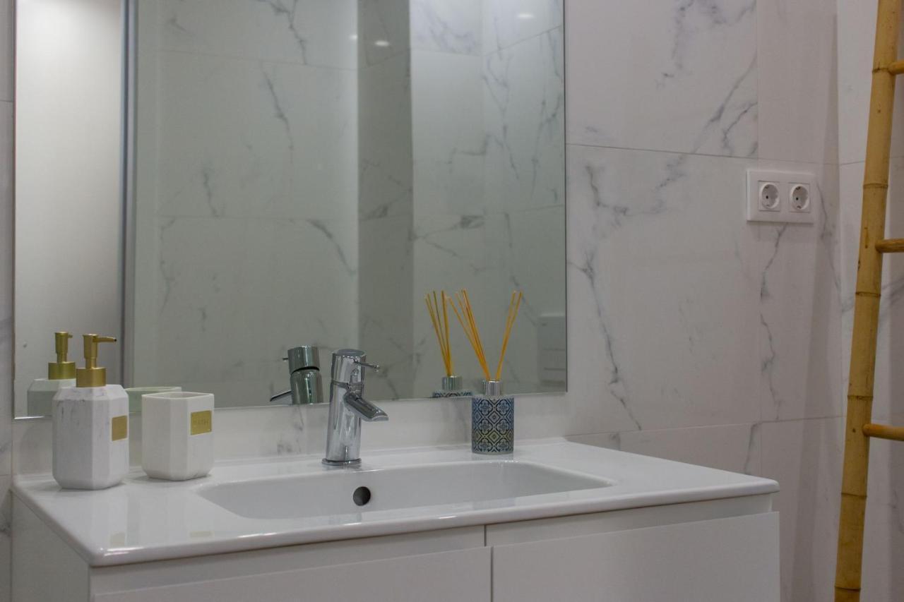Stunning Apartment W/ Free Parking By Lovelystay Porto Exteriér fotografie